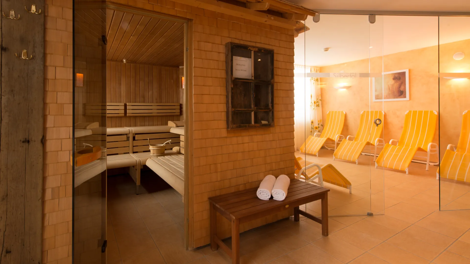 Wellnessoase im Hotel Silbertal, Sauna mit Ruheraum