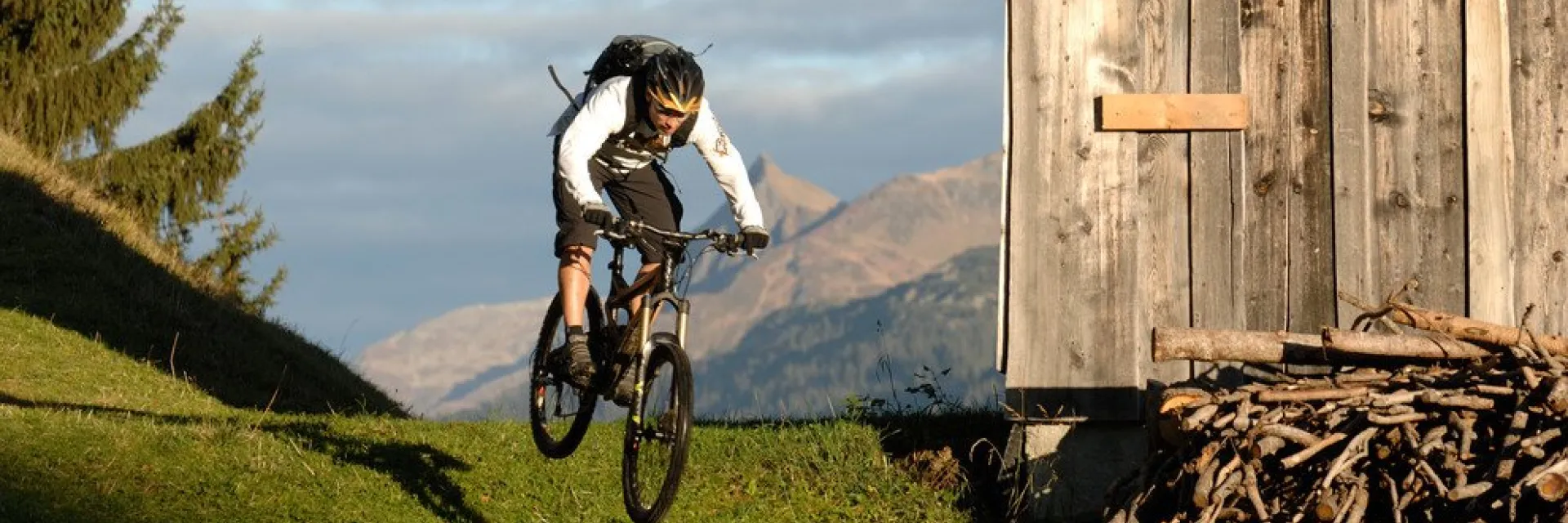 Ein Mountainbiker am Kristberg